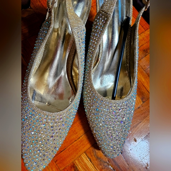 Bella Hannah rhinestones dress shoe in Gold, U.S 11 - Picture 5 of 8